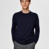 Pull Van Selected In Het Blauw In Model 16074682 Slhberg Crew Neck B Noos
