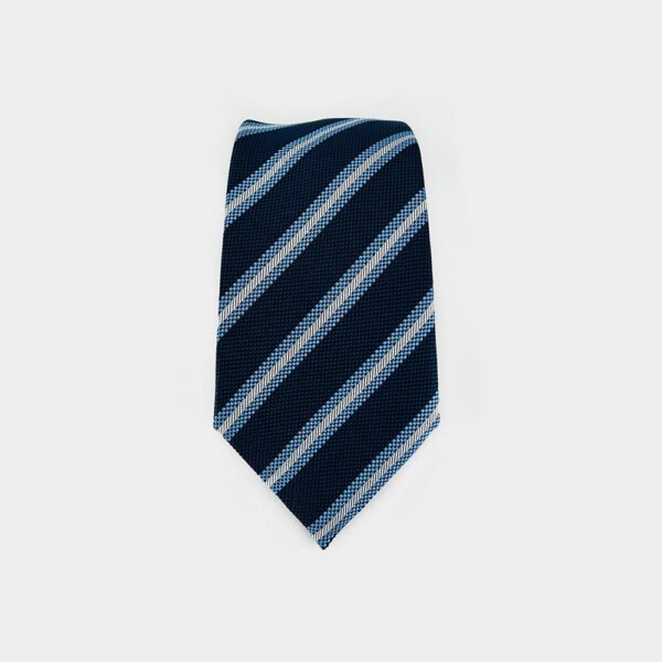 Dassen Van Gierremilano In Het Blauw In Model