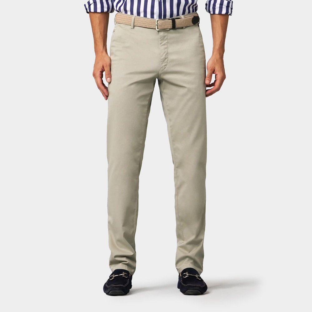 Chino Van Meyer In Het Beige In Model 