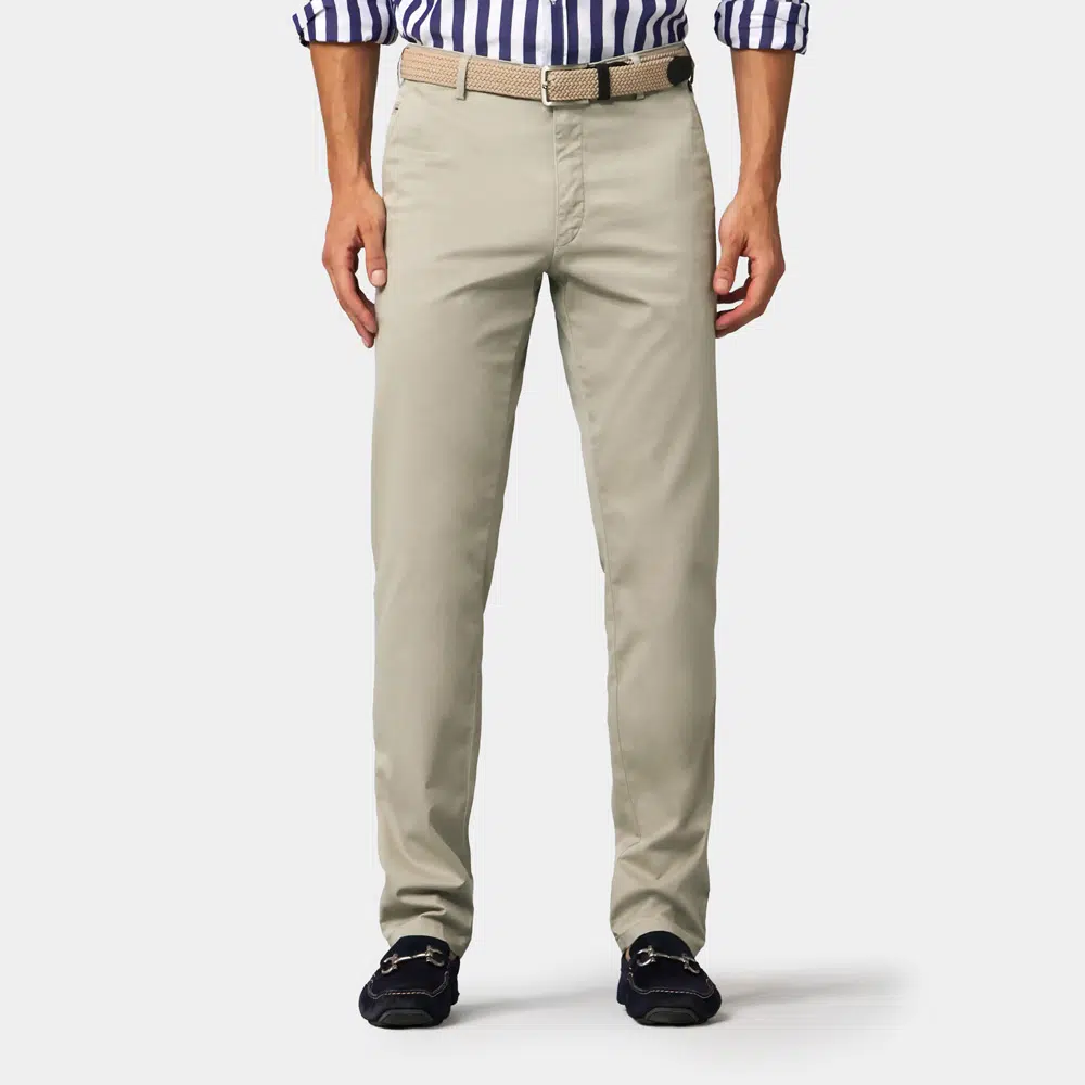 Chino Van Meyer In Het Beige In Model