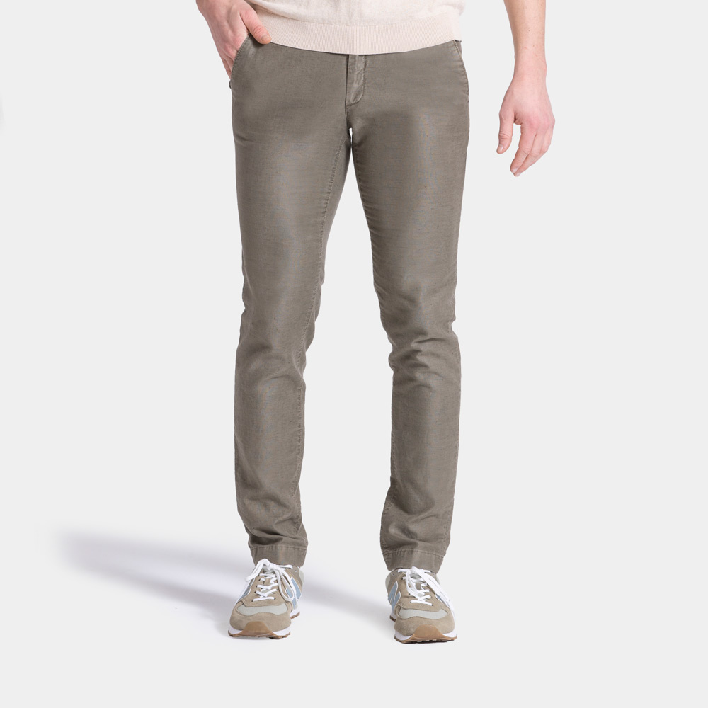 Chino Van Zilton In Het Groen In Model