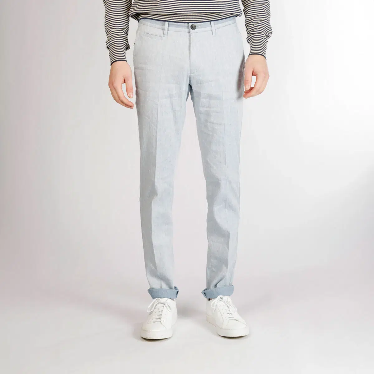 Chino Van Zilton In Het Blauw In Model