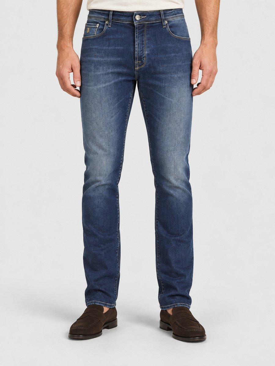 Jeans Van Atelier Noterman In Het Blauw In Model