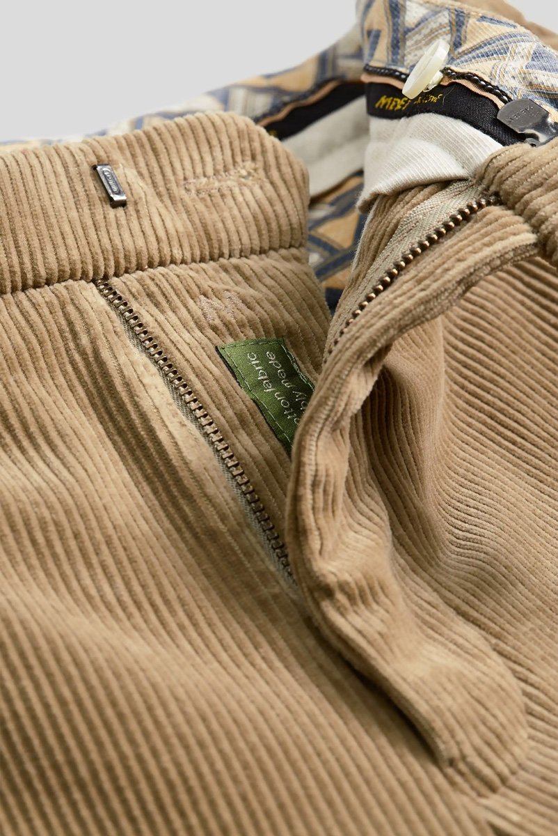 Chino Van Meyer In Het Beige In Model Bonn Superstretch Premium Corduroy Chino