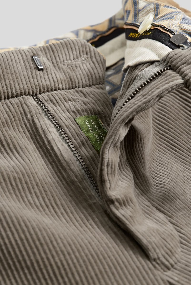 Chino Van Meyer In Het  In Model Bonn Superstretch Premium Corduroy Chino