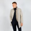 Jacket Van Duno In Het Ecru In Model Korte Mantel Met Staande Kraag En Knoopsluiting