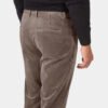 Chino Van Zilton In Het Bruin In Model Zachte Ribfluwelen Chino Met Rechte Pasvorm.