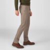 Chino Van Zilton In Het Beige In Model Geklede Chino In Zachte Katoenstretch Met Moderne En Stijlvolle Uitstraling.