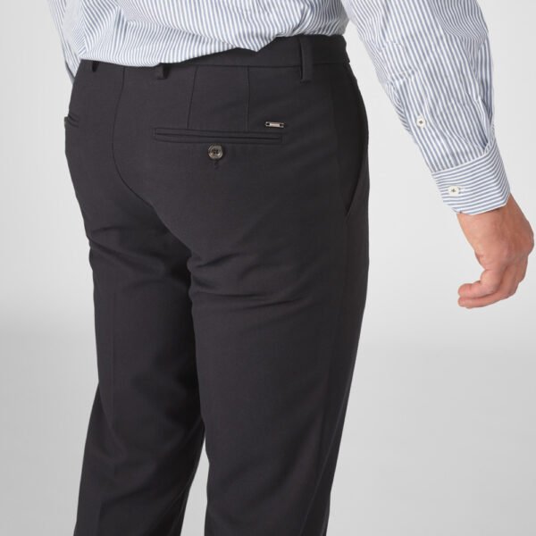 Chino Van Zilton In Het Blauw In Model Geklede Flannel-look Broek In Donkerblauw Met Verfijnde Uitstraling.