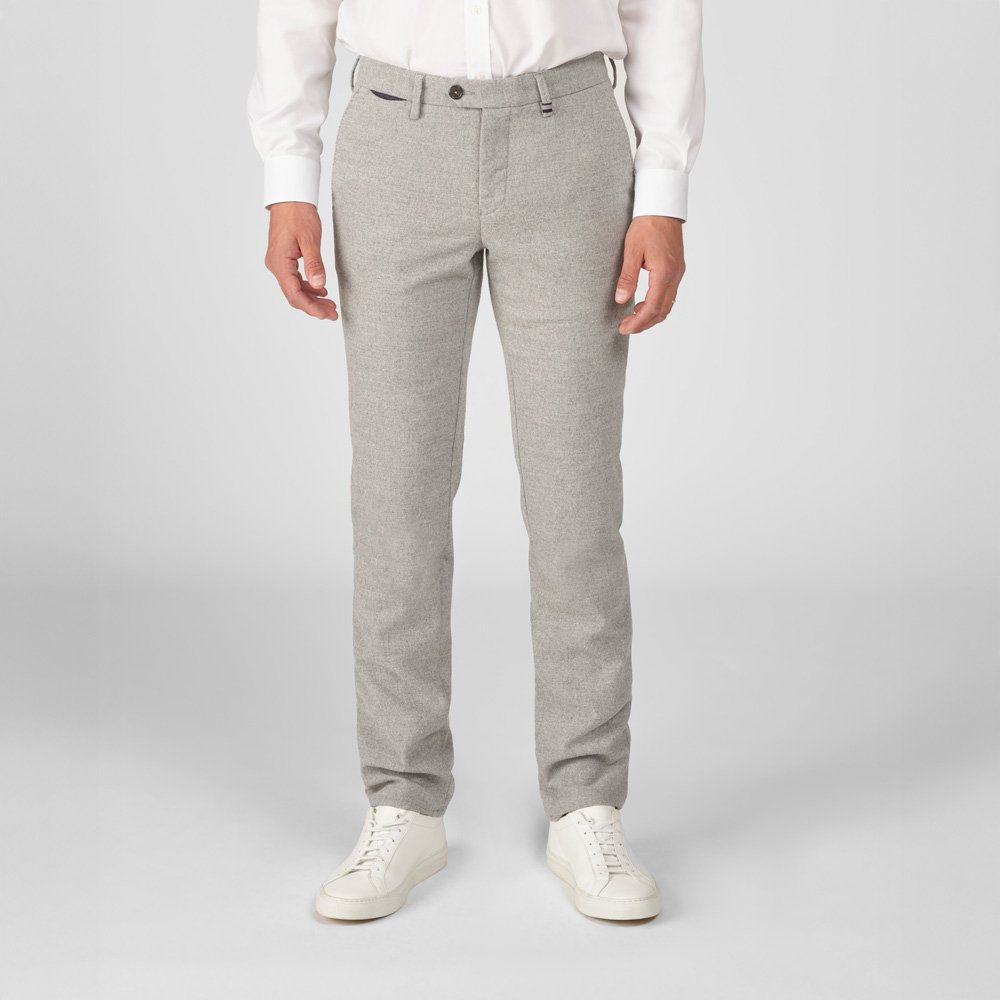Chino Van Zilton In Het Grijs In Model Geklede Broek In Lichtgrijze Flannel-look Met Verfijnde Afwerking.
