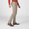 Chino Van Zilton In Het Beige In Model Geklede Wollen Broek Met Visgraatmotief En Moderne, Stijlvolle Uitstraling.