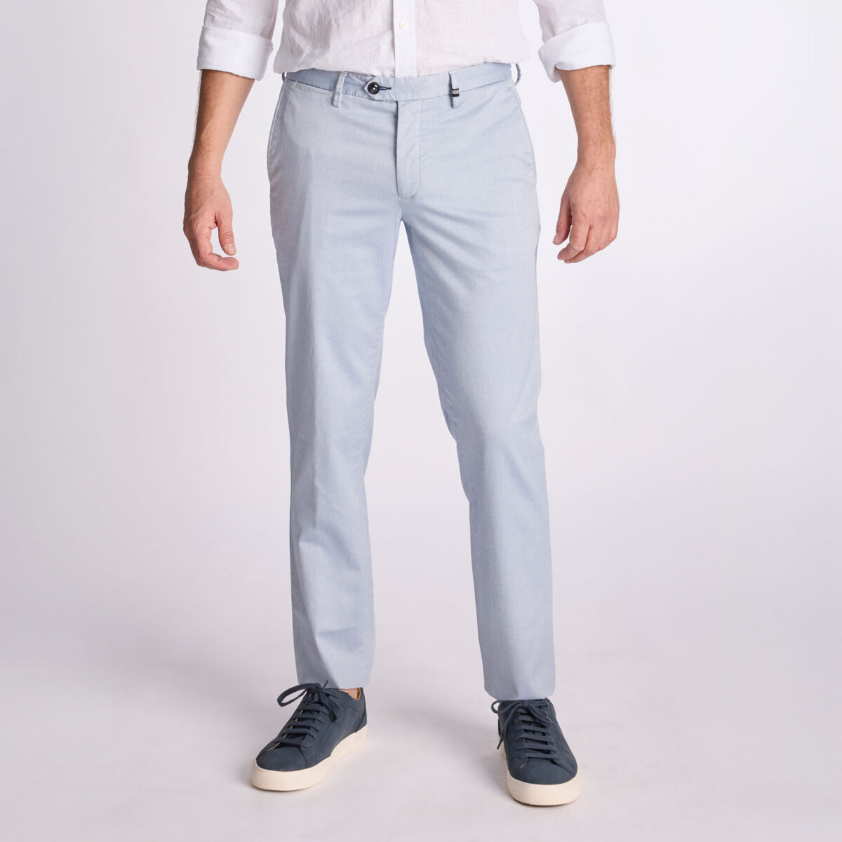 Chino Van Zilton In Het Blauw In Model Magnus